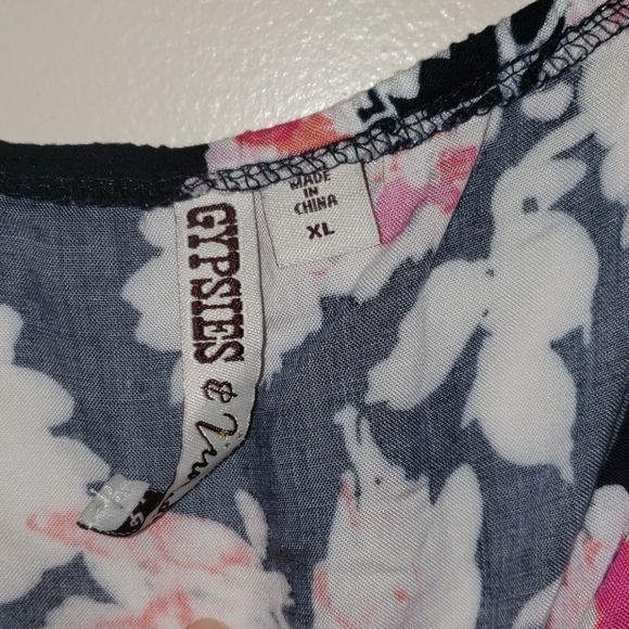 Floral Romper - Picture 2 of 5